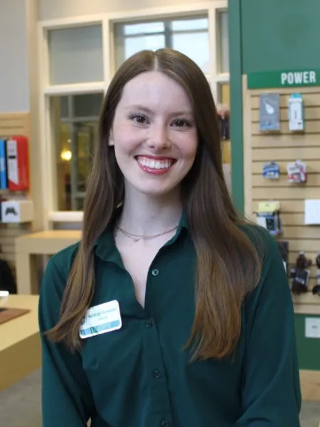 Ashleigh Bereznay Headshot