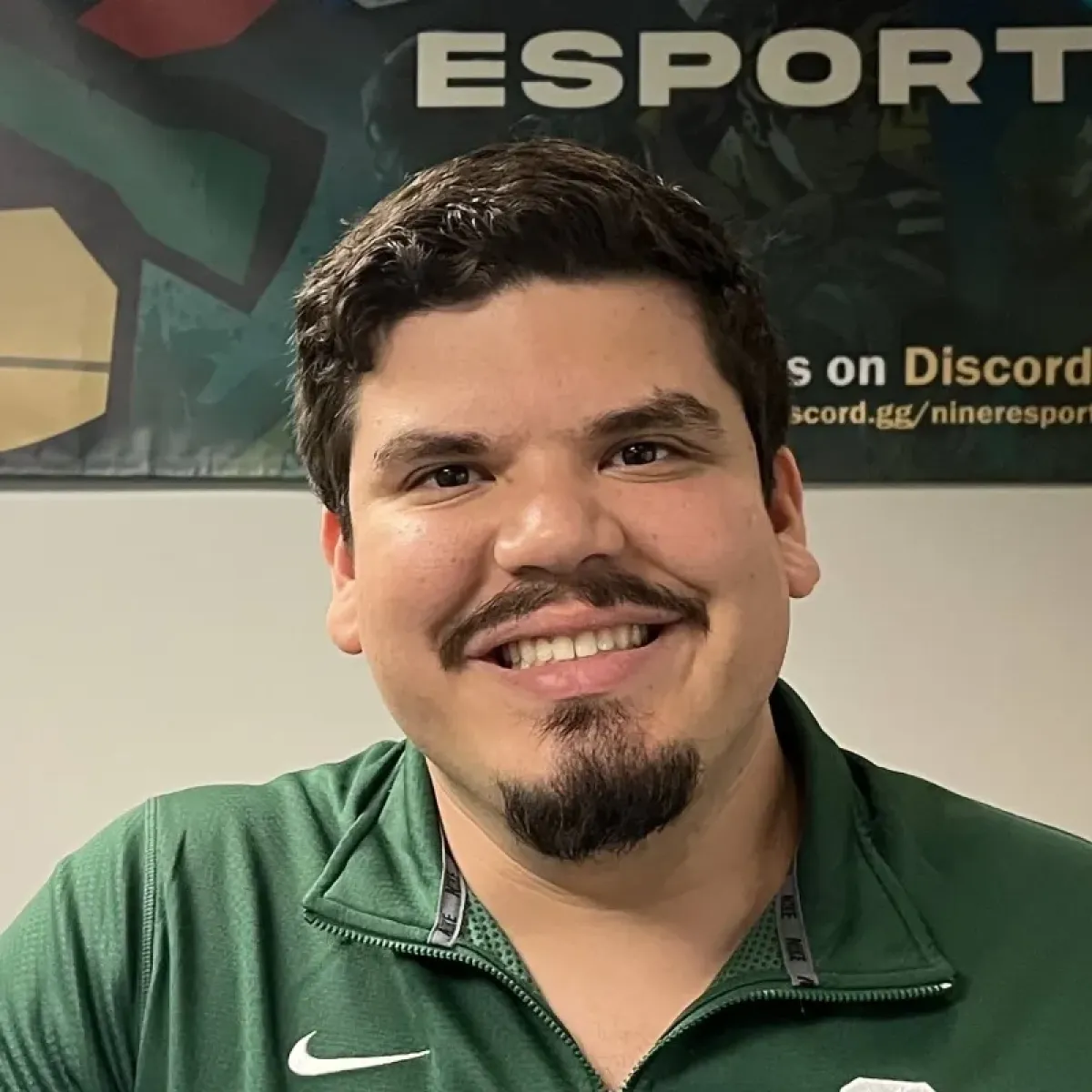 Ian Escalante headshot